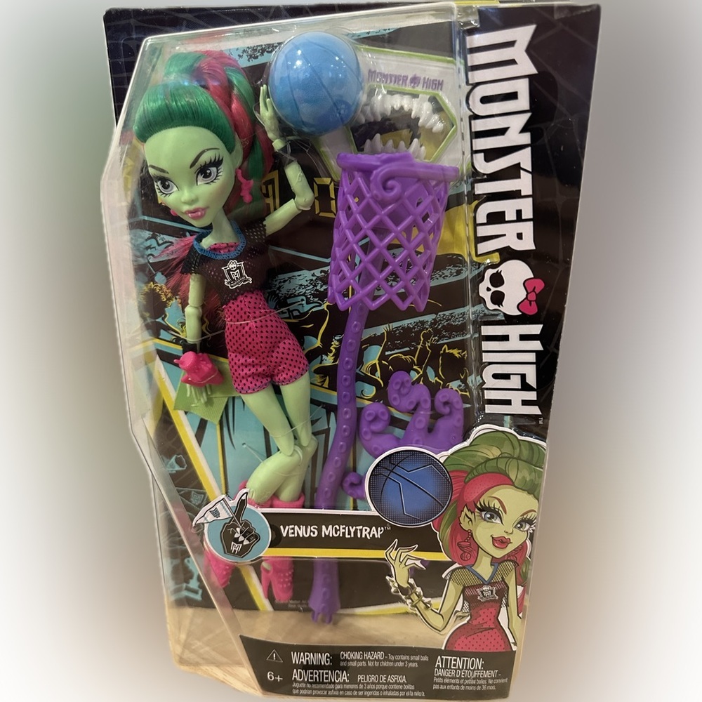 NWT MONSTER HIGH DOLL NRFB VENUS MCFLYTRAP CASKETBALL CHAMP 2016